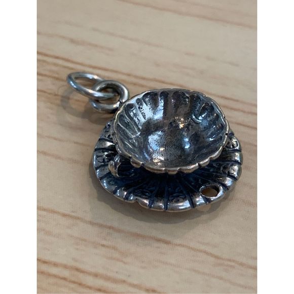 Vintage Scallop Coffee Tea Cup Sterling Silver Jewelry Charm - Picture 1 of 6